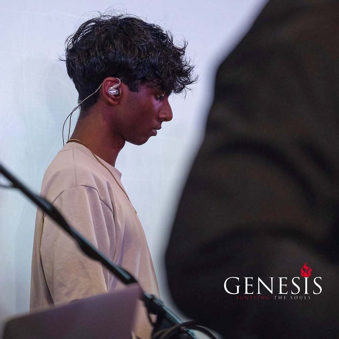 Joshua Barre performing live